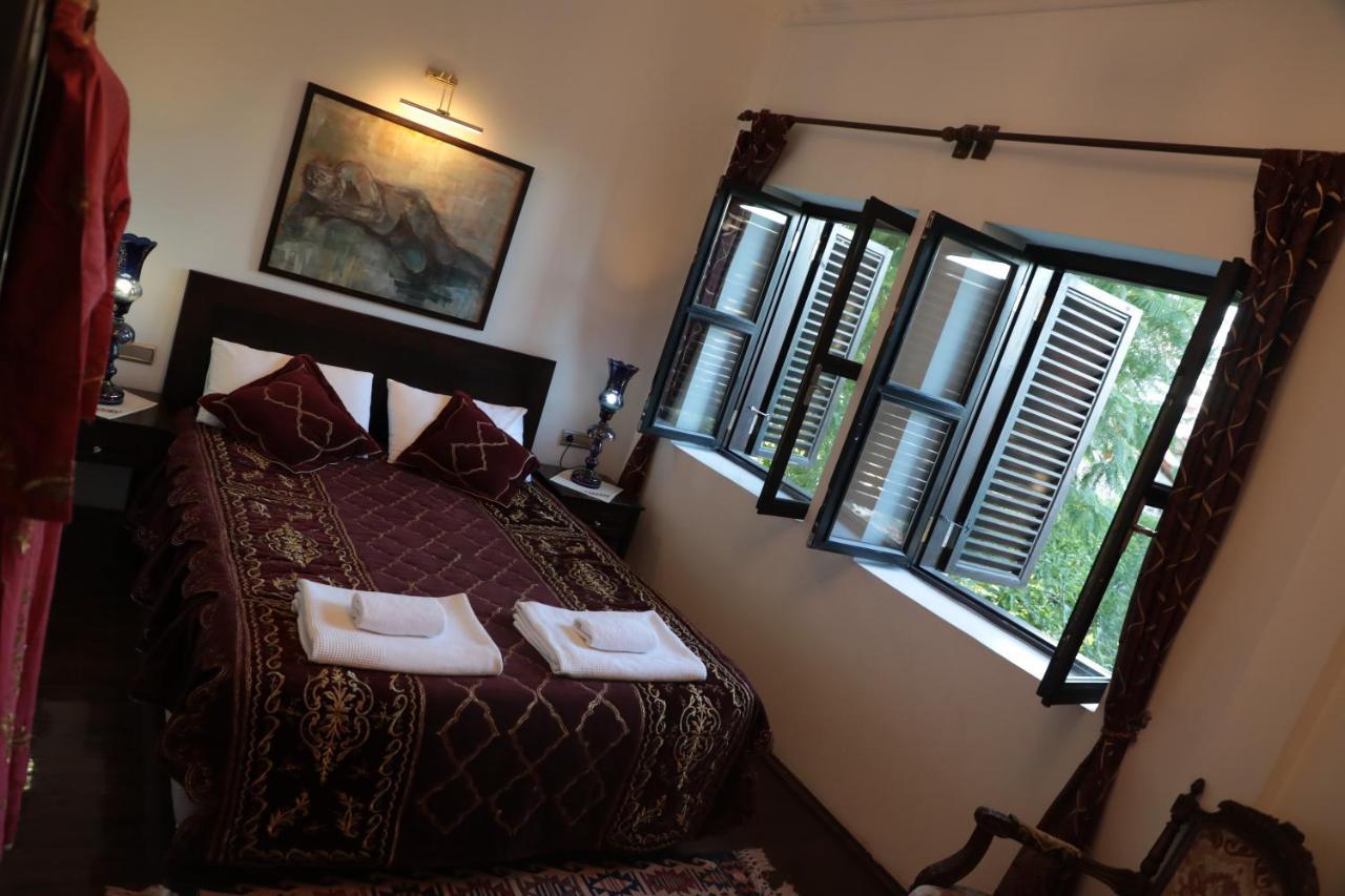 Hadrianus Pansion Hotel Antalya Exterior photo